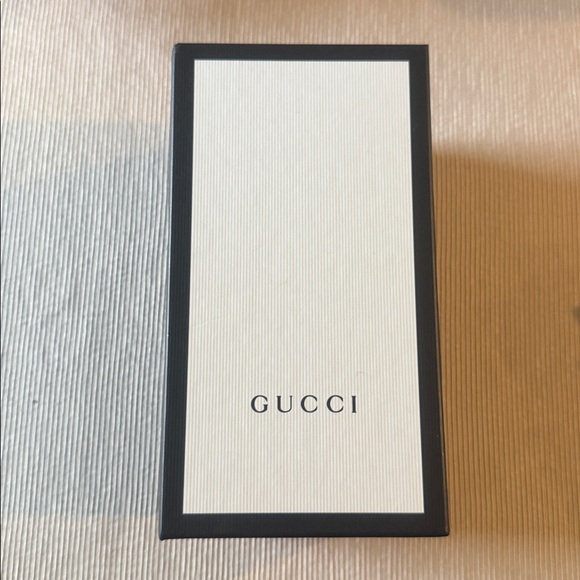Gucci Limited Edition GG Supreme Strawberry Cosmetic Bag in Box - Picture 8 of 16